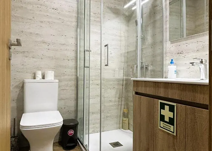 A Casa Do Penedo - *